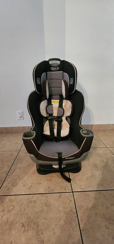 Graco Extend2Fit Convertible Car Seat