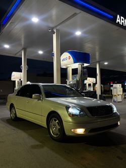 Lexus LS430 Full-Size Luxury Sedan