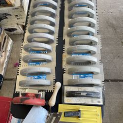 exelente set de 28 llanas nuevas muy baratas $55 por todo el set lo tengo en el centro apártelas 