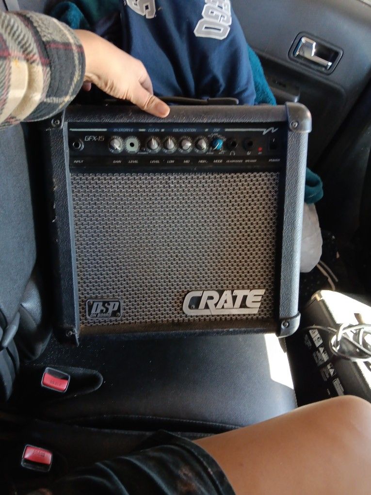 Hola Vendo esta bocina Para Guitarras $ 30dlls