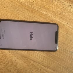 iPhone 11pro Max 64 GB ICloud Locked