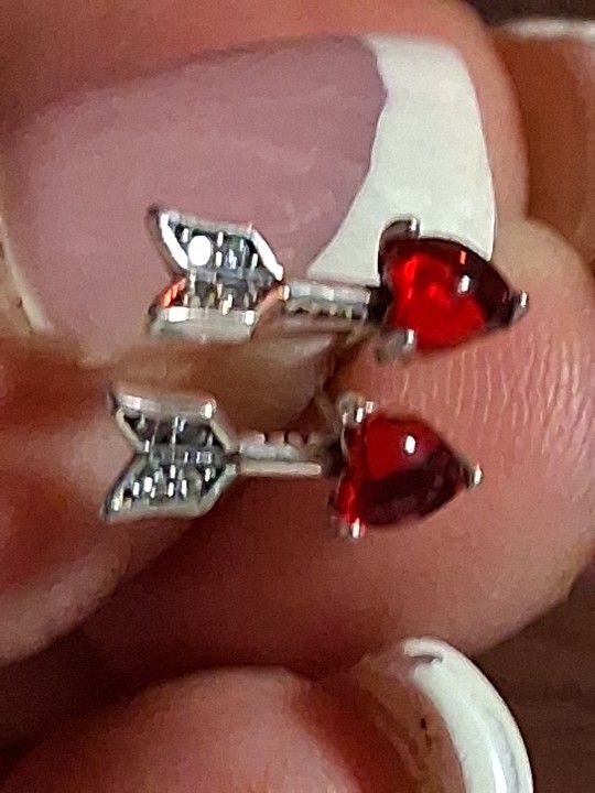 Pandora Authentic Timeless Brand New Murano Glass Arrow Heart Stud Earrings