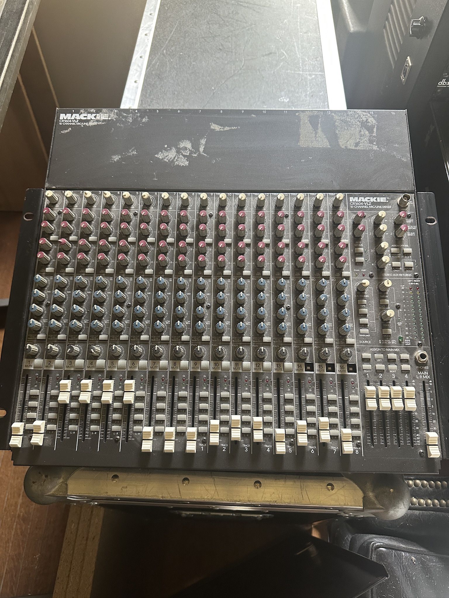 For sale! Mackie 16-Channel mixer (Music)