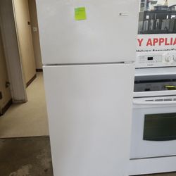 White  Westinghouse 15cf Top Freezer Refrigerator FREE LOCAL DELIVERY 