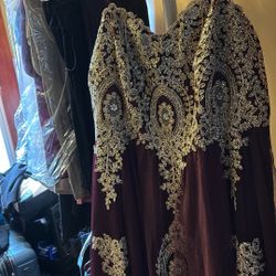 Say yes To The Dress Gown -size 20