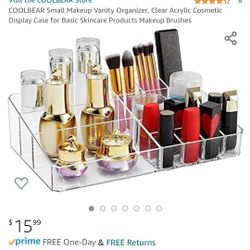 COOLBEAR Small Makeup Vanity Organizer, Clear Acrylic Cosmetic Display Case for Basic Skincare Products Makeup Brushes

