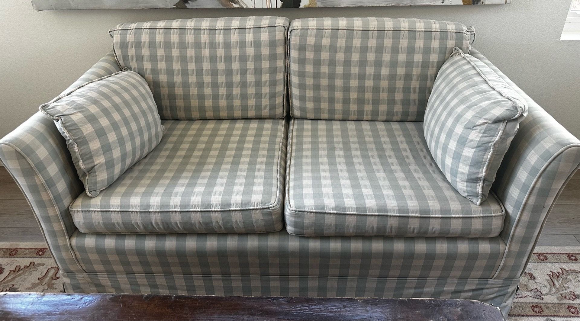 Love seat