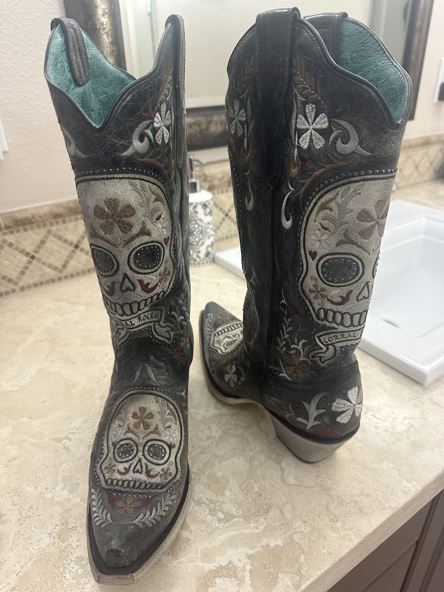 Corral leather SKULL ladies boots 