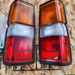 Nissan Pickup Tail Lights