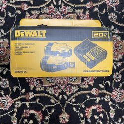 New DEWALT 20V MAX Lithium-Ion Battery 2-Pack and Charger, 5.0 Ah, Battery Starter Kit (DCB205-2c)