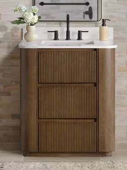 Wilsham 31 in. Single Sink Freestanding Bathroom Vanity in American Oak with White Quartz Top (Assembled)