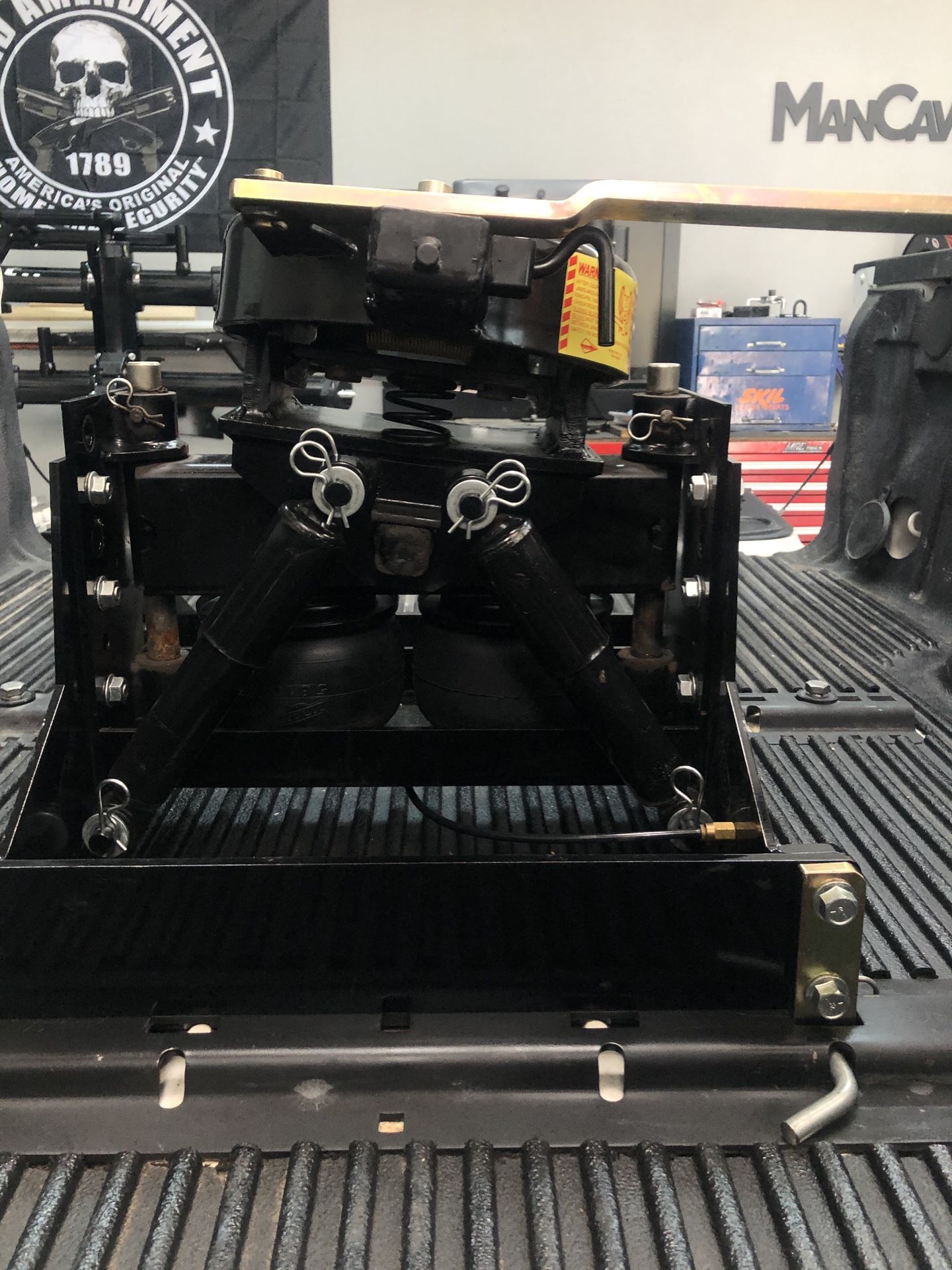 Trailer Saver BD3 Air Ride 5th Wheel Hitch for Sale in Norco, CA OfferUp