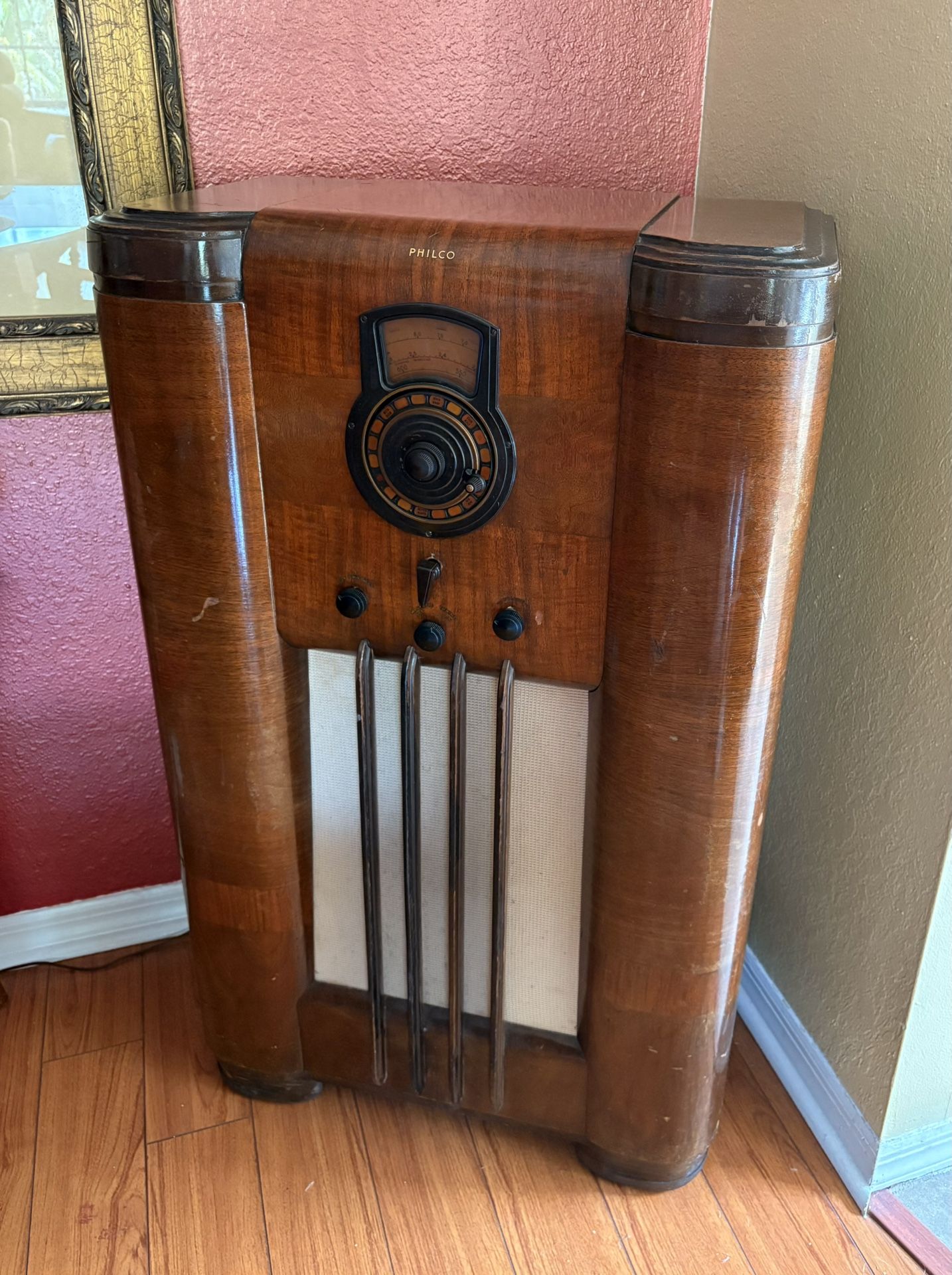 1937 Philco Radio 37-11X