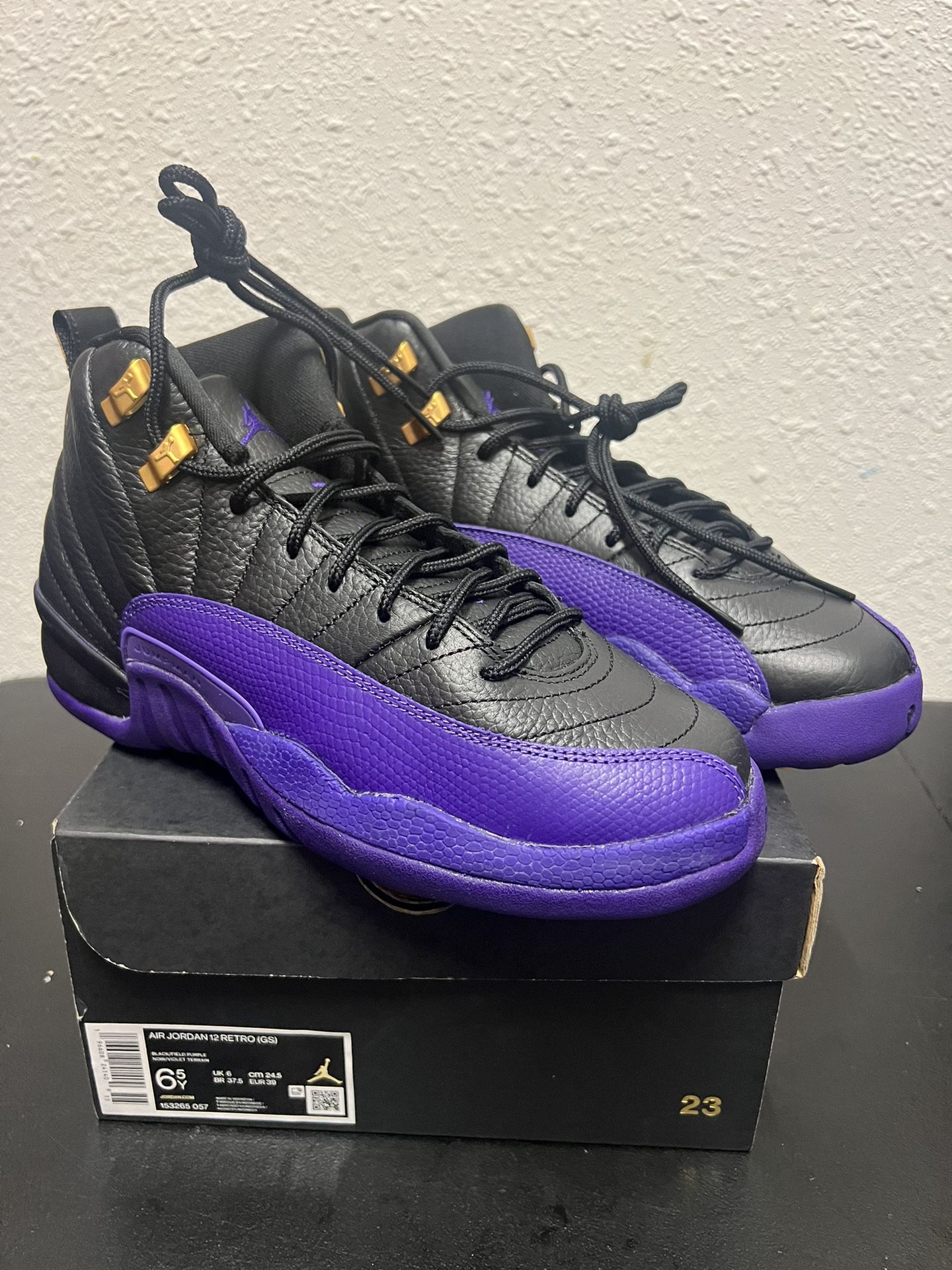 Air Jordan 12 Retro    Field Purple