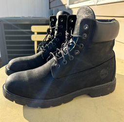 Black Timberlands size 10