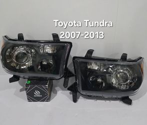 Toyota Tundra 2007-2013 Headlights