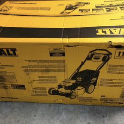 DEWALT 21 in. 196cc E-GOV Engine 3-in-1 Gas RWD Self-Propelled Lawn Mower with High Rear Wheels