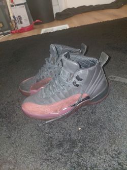 Nike air jordan 12s Burgundy and black new ..$30 Size 9