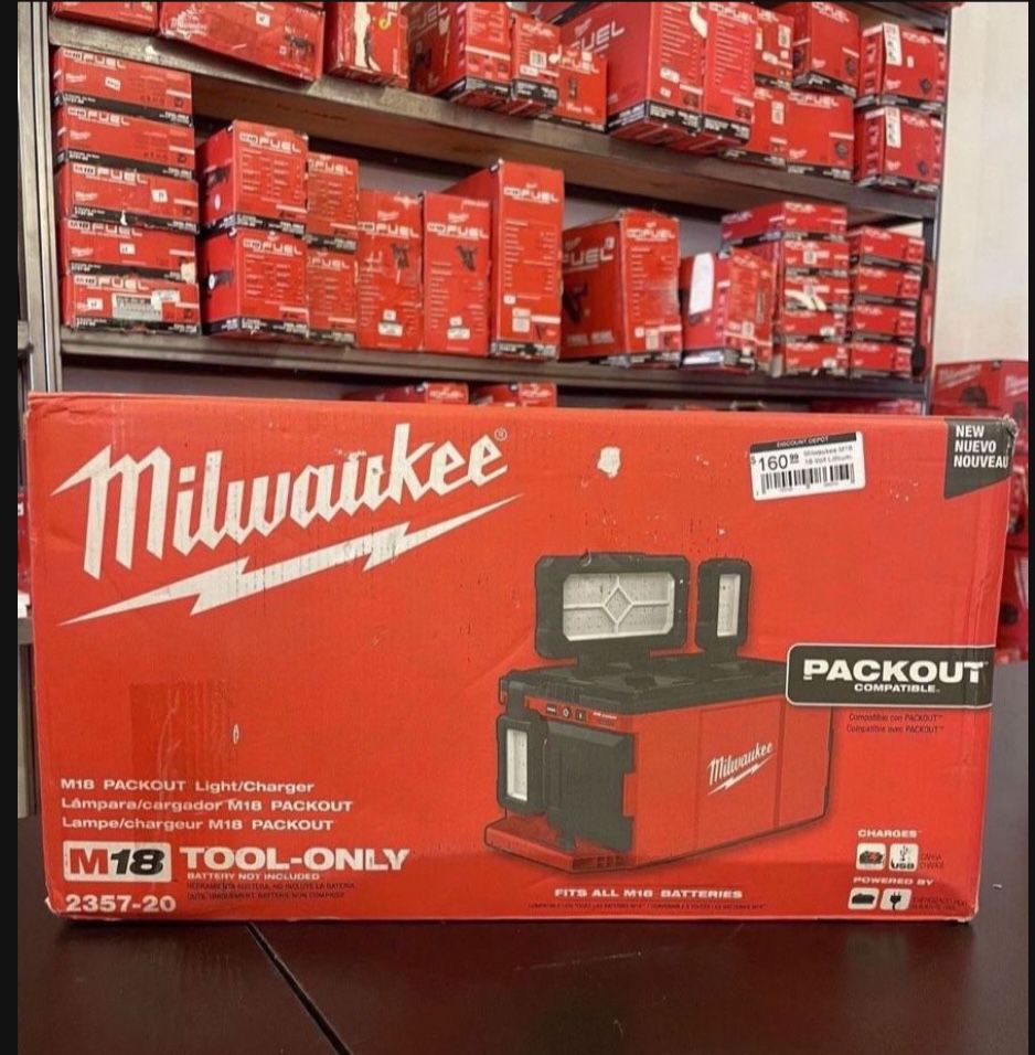 Milwaukee M18 Packout Light/Charger (tool Only) 2357-20 for Sale in Las  Vegas, NV OfferUp