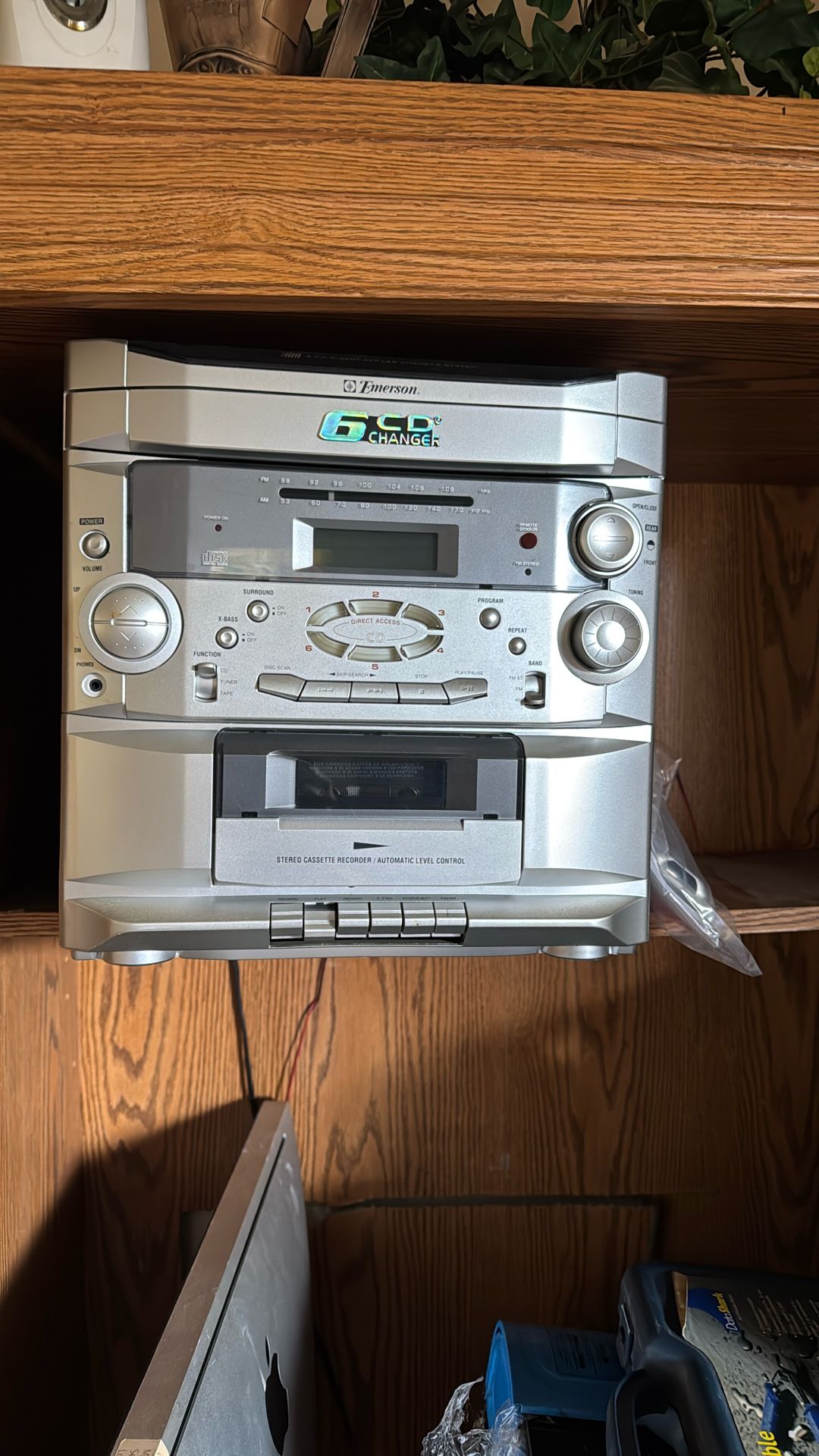 Emerson 6cd/cassette Radio Player