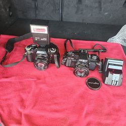 Two Old 35mm Cameras  Ricoh Kr-30/Minolta X-7a