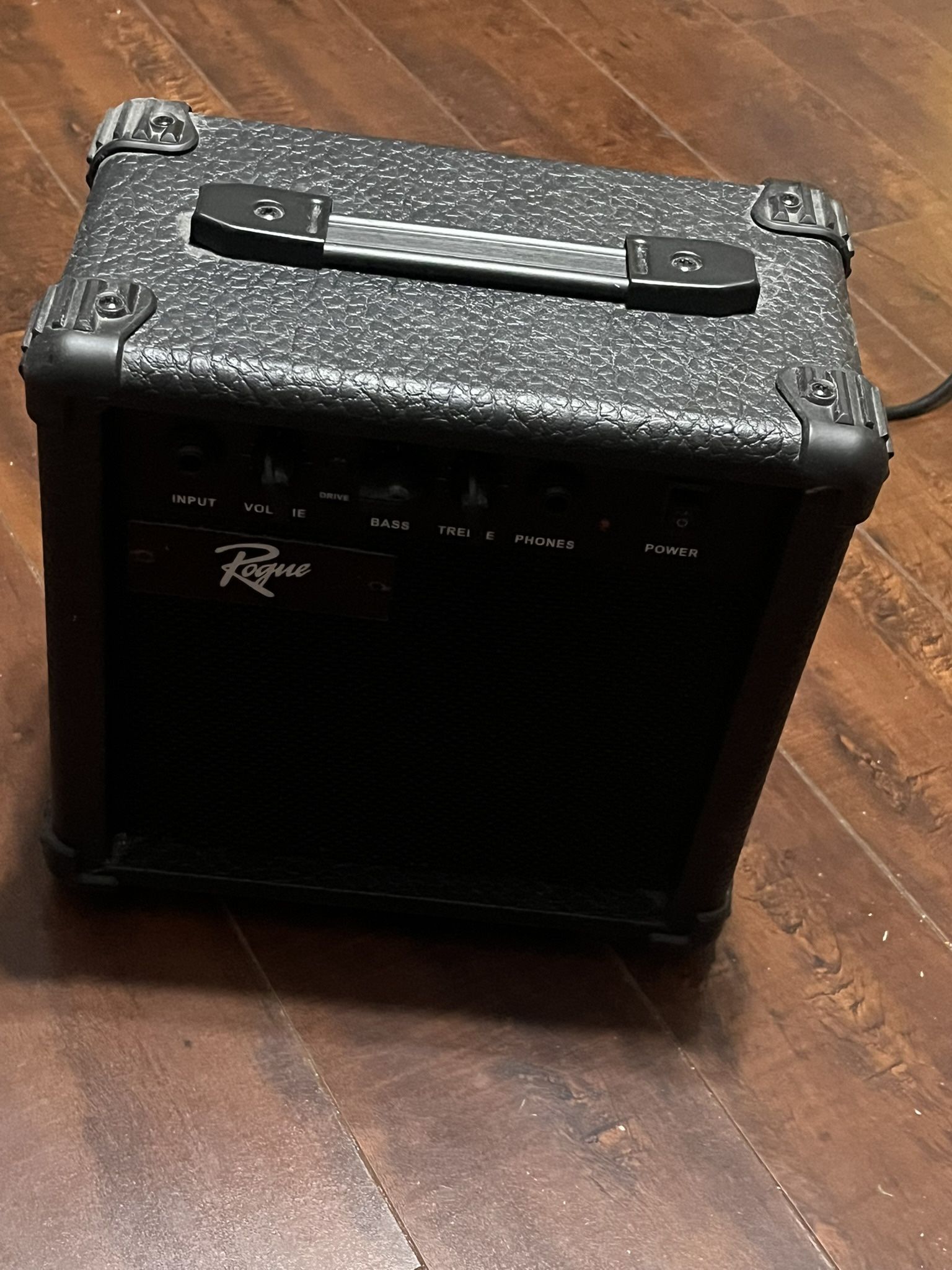 Rogue Guitar Amplifier