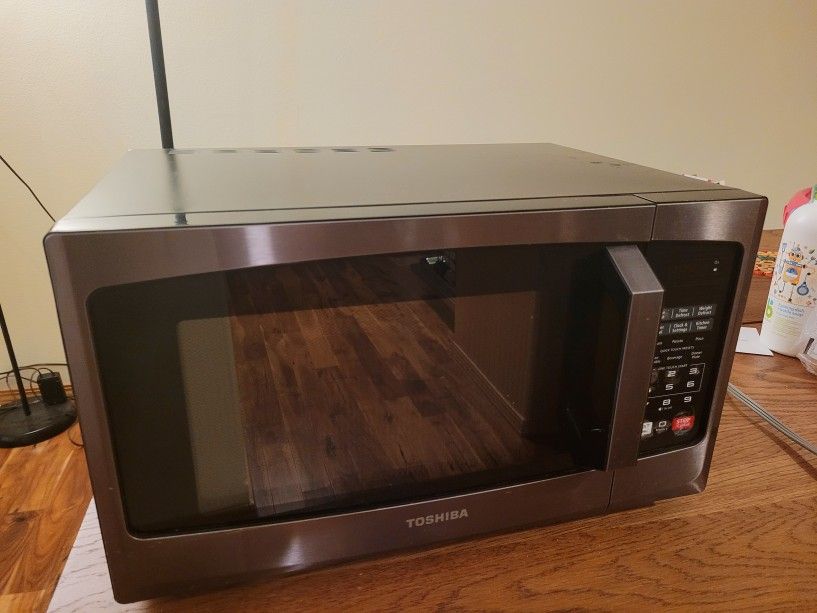 Toshiba Microwave for Sale in Seattle, WA - OfferUp