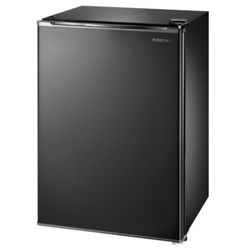 Insignia™ - 2.6 Cu. Ft. Mini Fridge - Black NS-CF26BK9