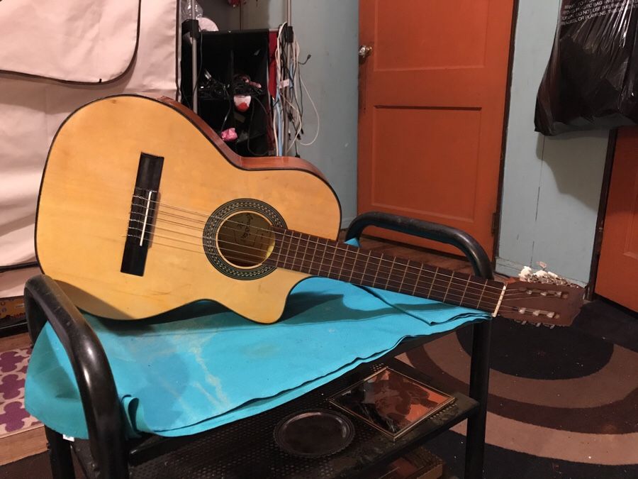 Refugio Lonestar Guitar
