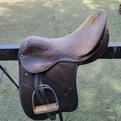 16 Inch Stubben Saddle