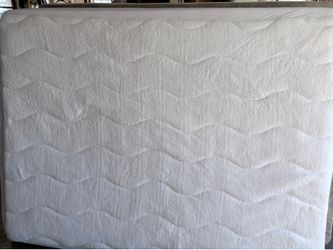 FREE QUEEN SIZE MATTRESS & BOXSPRING