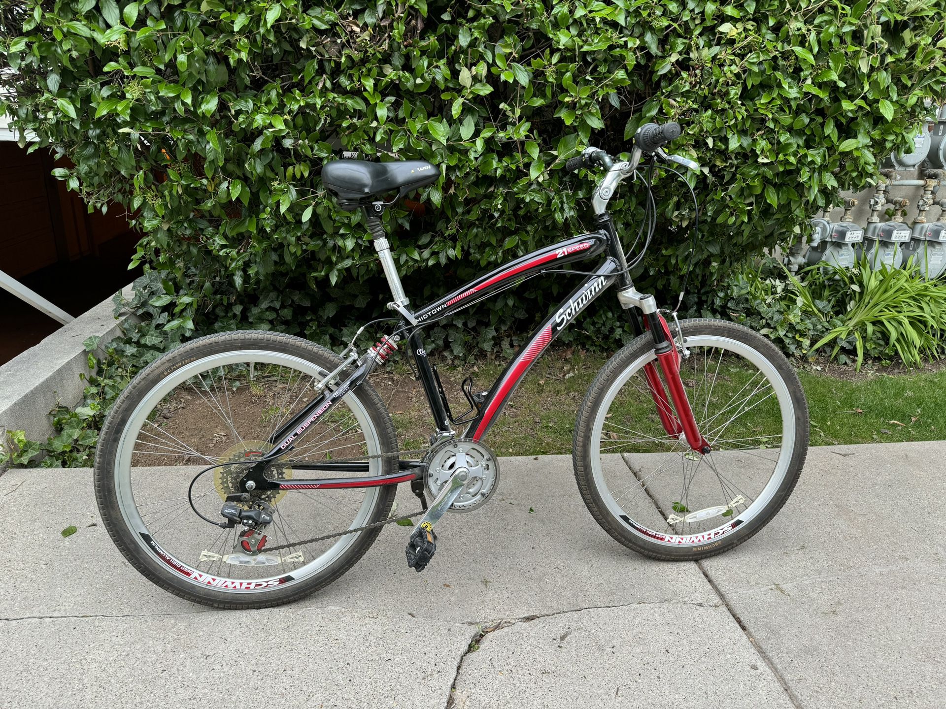 Schwinn 21 Speed 19” Mid Town Dual Suspension Bicycle