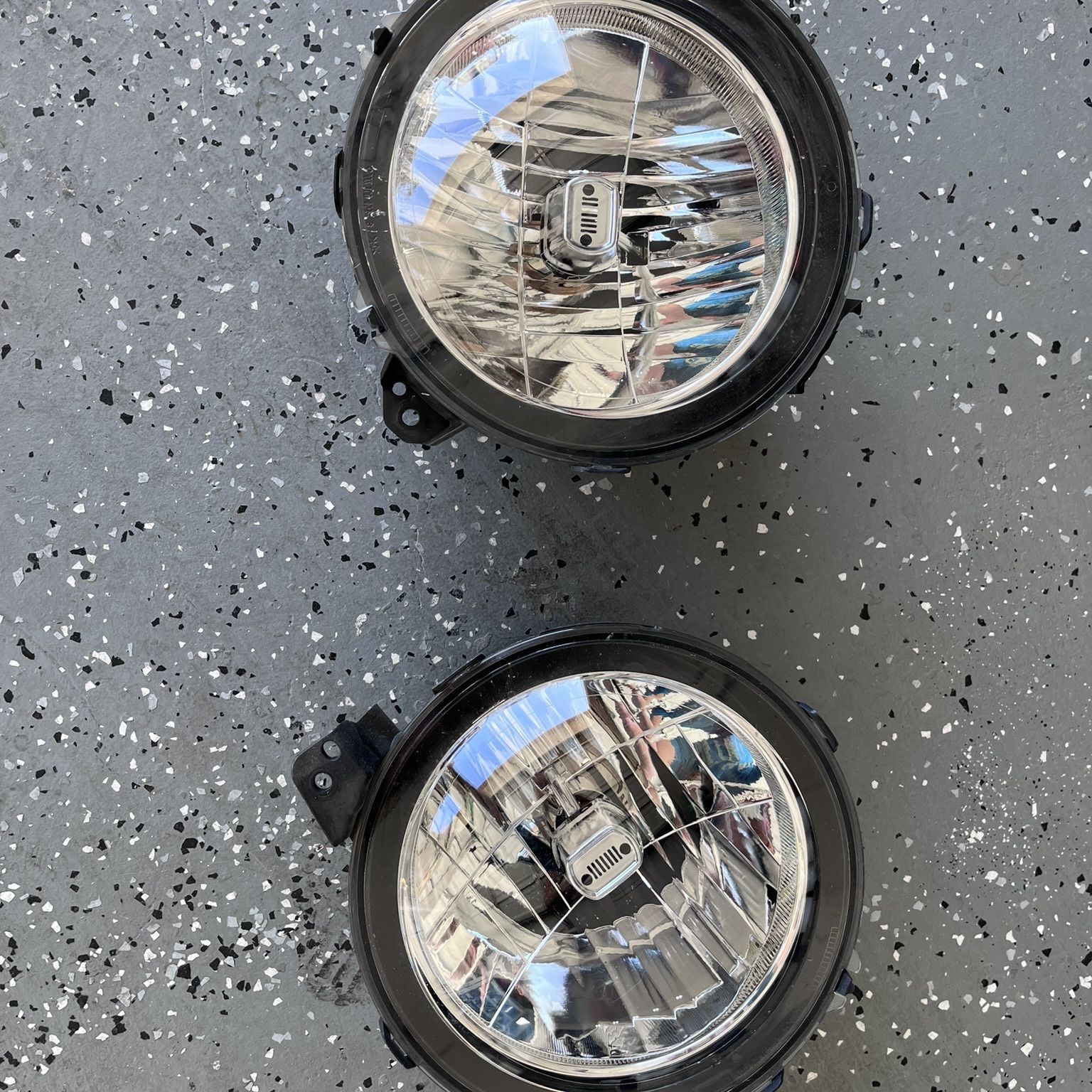 2022 Jeep Wrangler Headlights, Tail Lights, and Grill