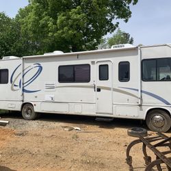 2002 Hurricane Camper