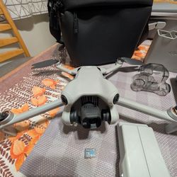 DJI Mini 4 Pro Fly More Camera Drone