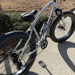 Fat Tire Mountain Bikes, 26-Inch Wheels