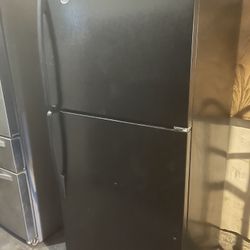 Whirlpool refrigerator works great