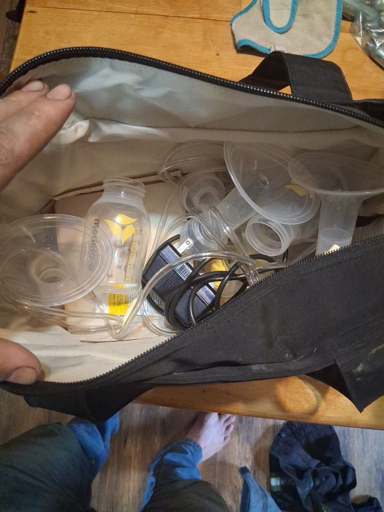Modela Breast Pump