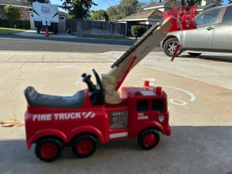 Ride On Fire Truck - Ladder moves & Water squirts!