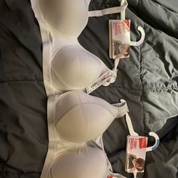 Hanes Tshirt Bra New