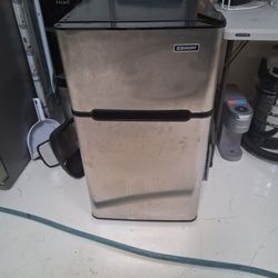 Mini Fridge With Freezer