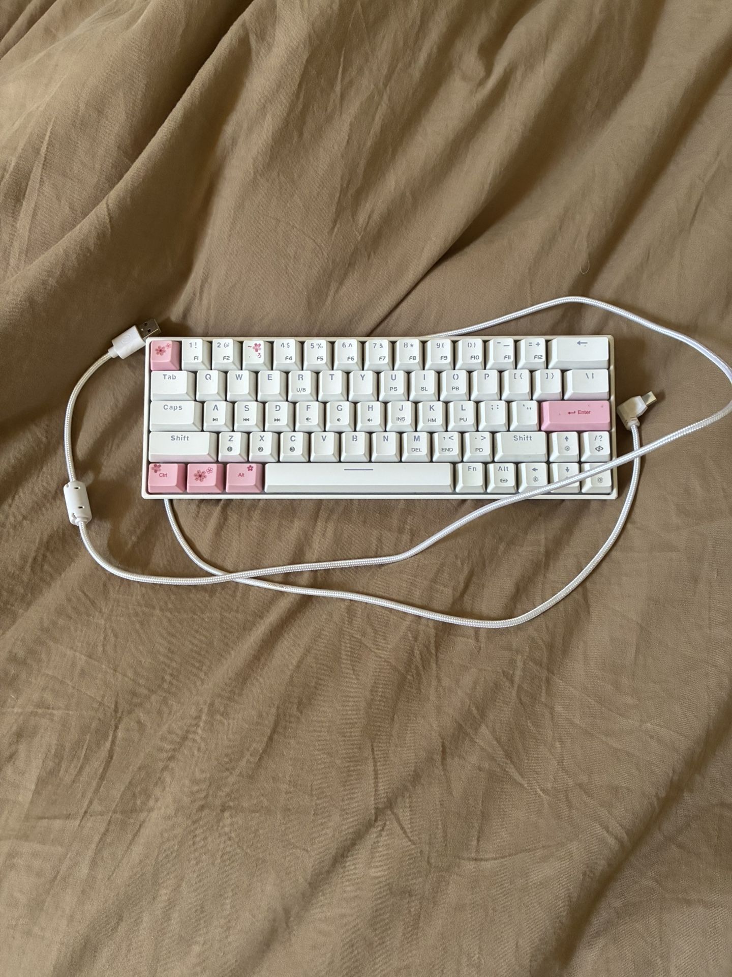 Mechanical Keyboard 60%. With Bluetooth