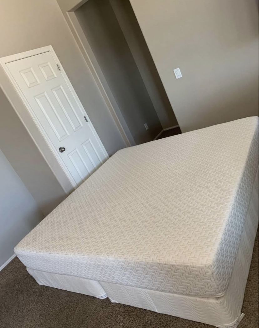 KING FIRM MEMORY FOAM MATTRESS AND FREE BOX SPRINGS