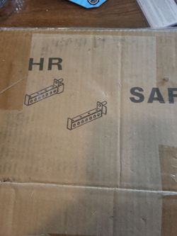 Safety squat arms