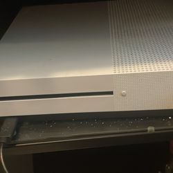 Xbox One S 800GB