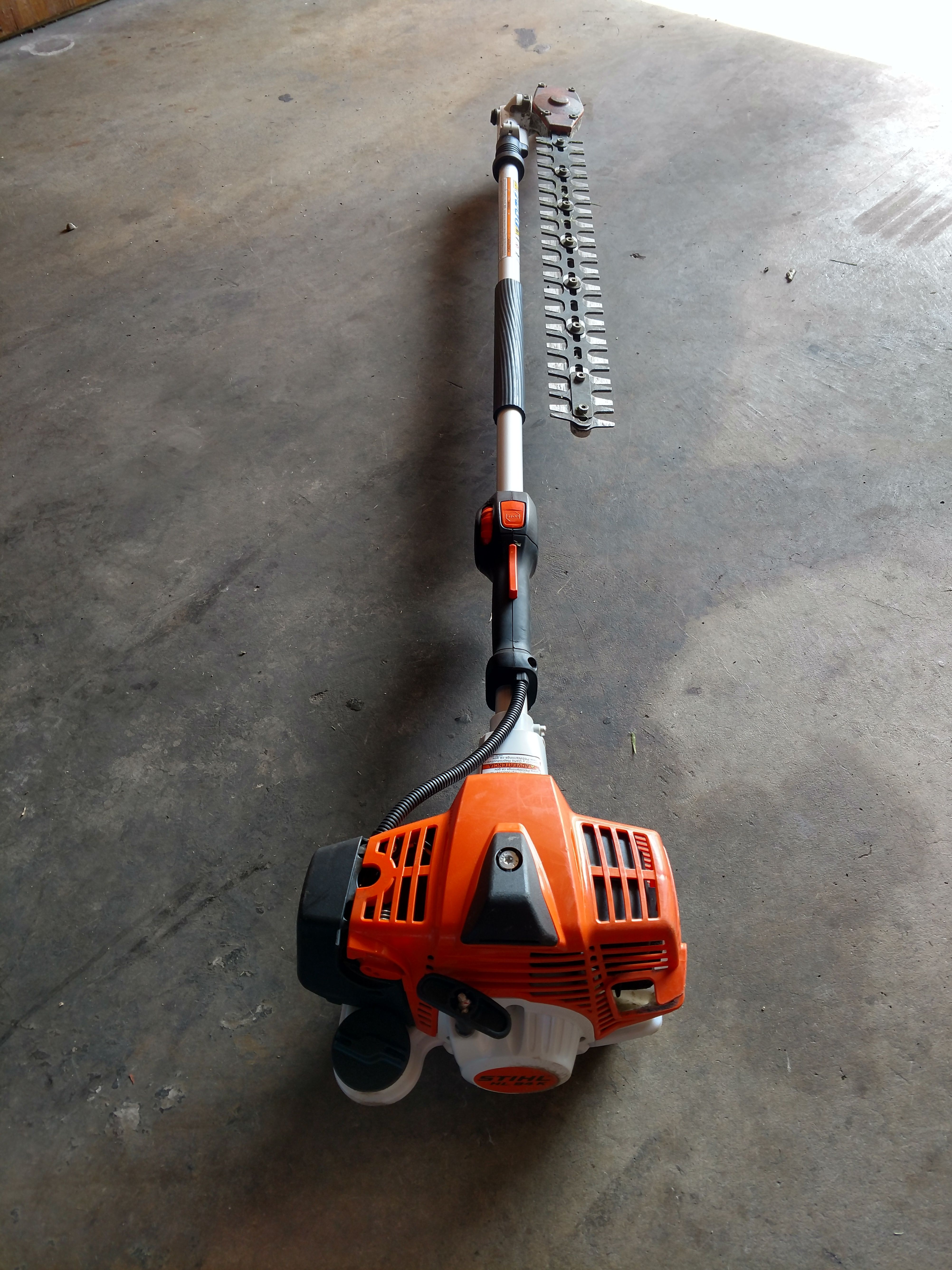 Stihl trimeadora de extención semi nueva.