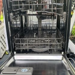 Maytag Dishwasher Like New Condition