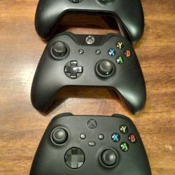 3 Xbox Controllers W Stick Drift