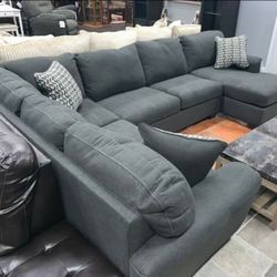 Sorenton Slate RAF Sectional / couch /Living room set