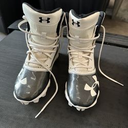 Football cleats, Size Youth, Under Armour